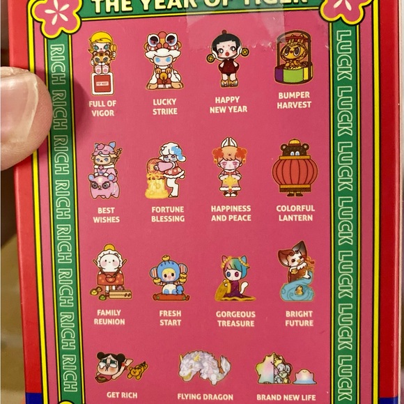 Designer Toy - pop Mart - Molly - Year of the Tiger figure.  Cute and detailed. - Picture 6 of 6